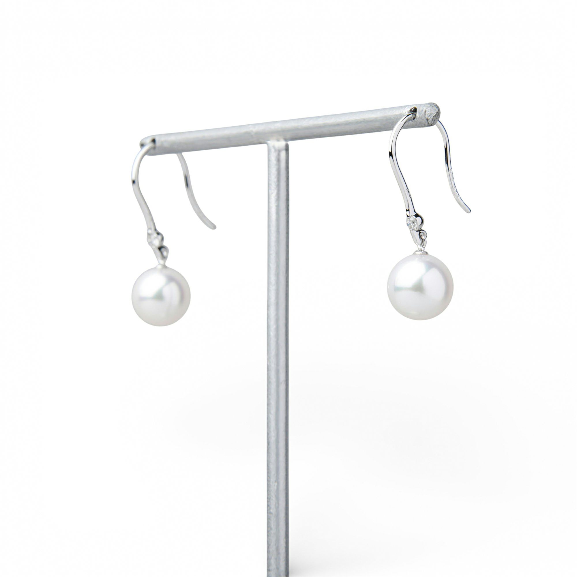 オーロラ花珠真珠 フックピアス 8.0-8.5mm PT900 | 花珠真珠ピアス